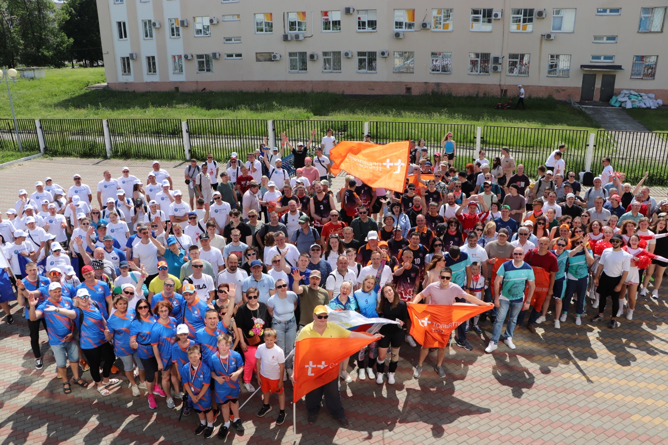 В последний день календарной весны, на площадках спортивного комплекса Труд г.Тольятти прошла Спартакиада энергетиков Самарского региона, посвященная 80-летию Великой Победы!
