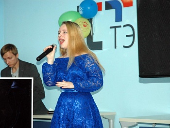 Мужчины и женщины поздравили друг друга!