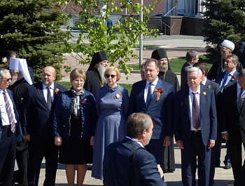 Фоторепортаж с возложения цветов к Вечному огню