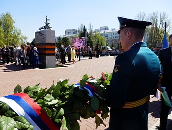 Фоторепортаж с возложения цветов к Вечному огню