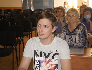 На месте встречи Волги и Оки...