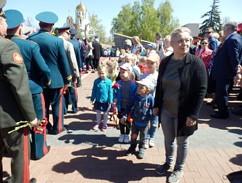 Фоторепортаж с возложения цветов к Вечному огню
