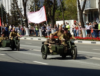 Фоторепортаж с возложения цветов к Вечному огню
