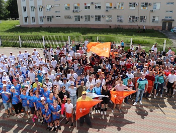 В последний день календарной весны, на площадках спортивного комплекса Труд г.Тольятти прошла Спартакиада энергетиков Самарского региона, посвященная 80-летию Великой Победы!
