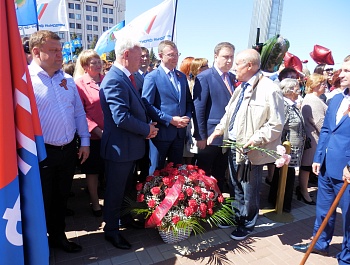 Фоторепортаж с возложения цветов к Вечному огню