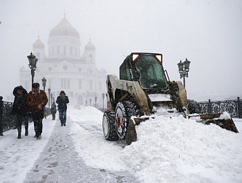 В Рамонском районе вышли на борьбу со снежными заносами