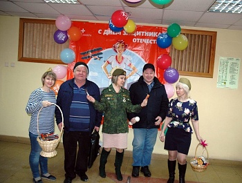 Мужчины и женщины поздравили друг друга!