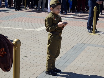 Фоторепортаж с возложения цветов к Вечному огню