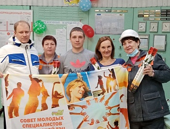 Цветы для мамы и коллег