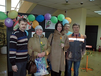 Мужчины и женщины поздравили друг друга!
