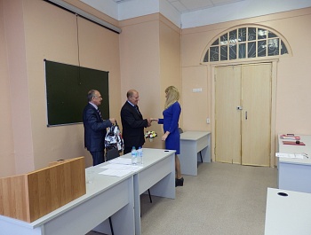 Состоялось очередное заседание Президиума областного комитета.