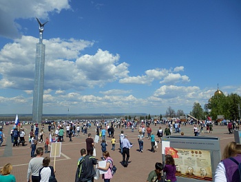 Фоторепортаж с возложения цветов к Вечному огню