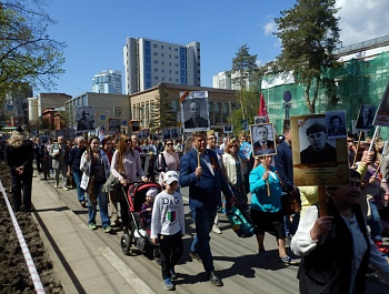 Фоторепортаж с возложения цветов к Вечному огню