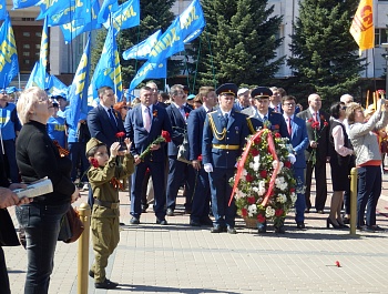 Фоторепортаж с возложения цветов к Вечному огню