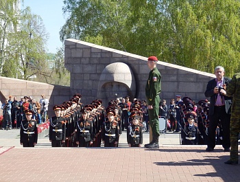 Фоторепортаж с возложения цветов к Вечному огню