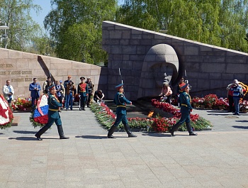 Фоторепортаж с возложения цветов к Вечному огню